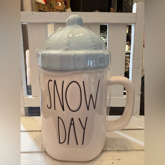 Rae Dunn Ceramic Mug with Lid - Beige and Blue - Picture 1 of 3